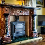 7 St John\'S Crescent